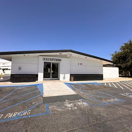 G T Hotels Inn & Suites Extended Stay Victorville Exterior photo