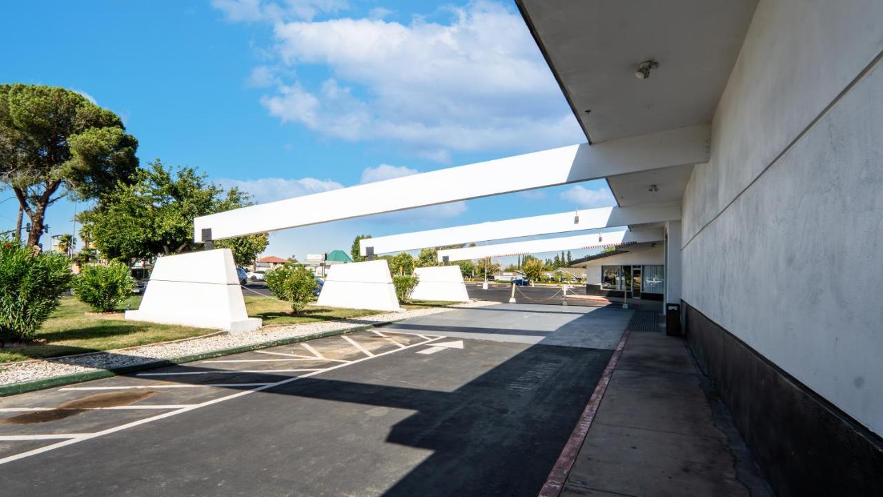 G T Hotels Inn & Suites Extended Stay Victorville Exterior photo