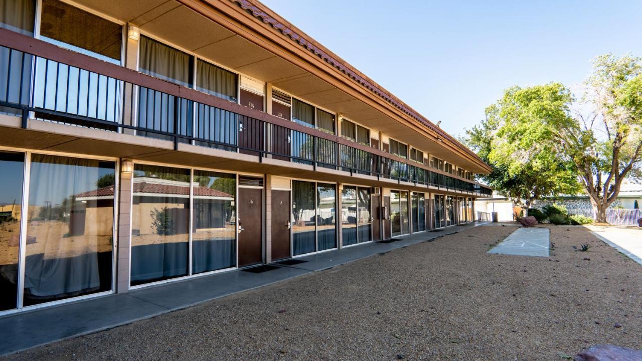 G T Hotels Inn & Suites Extended Stay Victorville Exterior photo