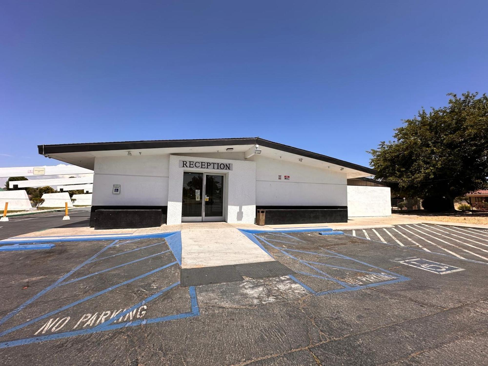 G T Hotels Inn & Suites Extended Stay Victorville Exterior photo